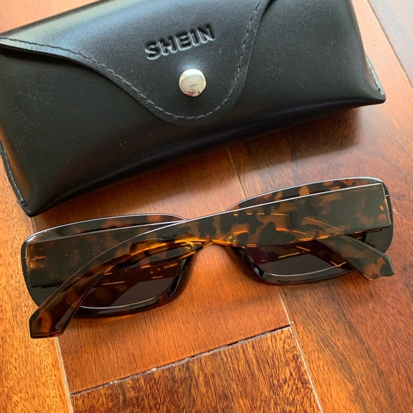 New SHEIN Sunglasses - Picture 2 of 3